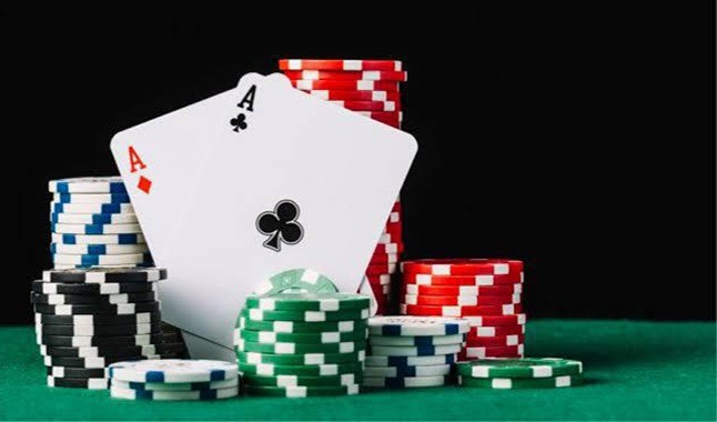 Discover the Six Main Poker Variants