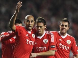 Liga Portuguesa: Benfica passeia; FC Porto "emperra"...
