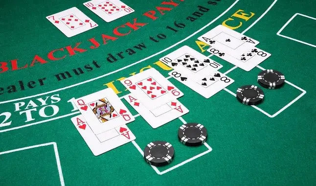 Cómo “dividir” en el Blackjack