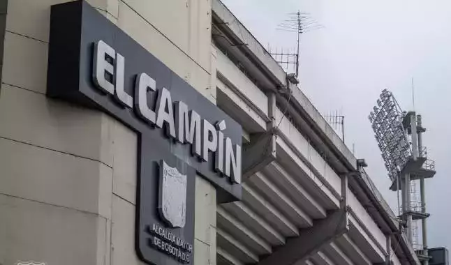 Estadio El Campín: Icono Deportivo en Bogotá