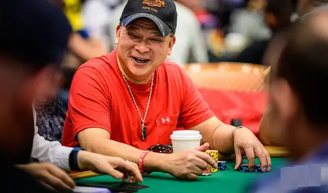 Estrella del póquer: Johnny Chan