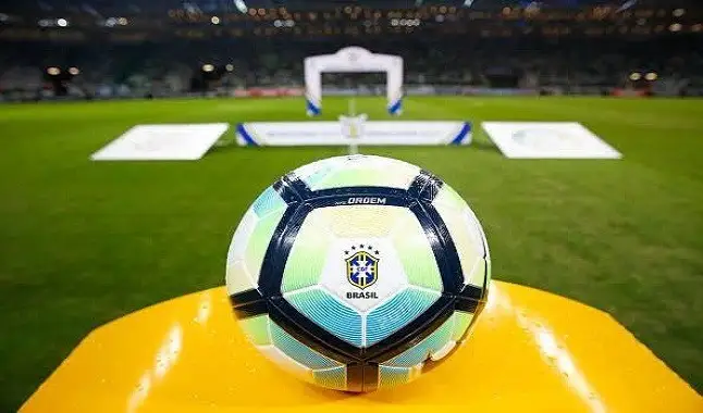 Fútbol brasileño podría regresar en agosto
