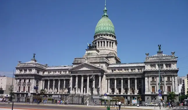 Gobierno argentino aumenta impuestos a apuestas online