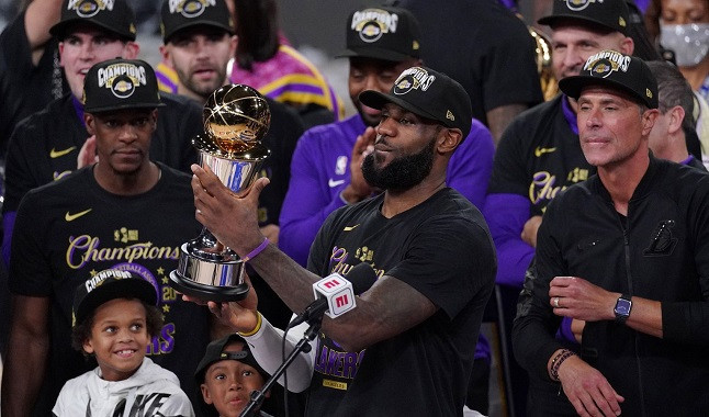 LeBron James brilha e os Lakers vencem a NBA